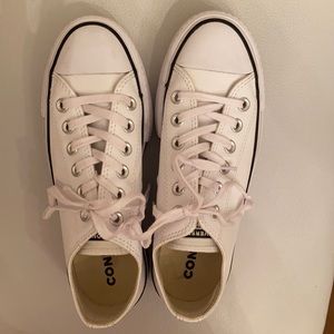 CONVERSE WHITE ALL STARS size 6